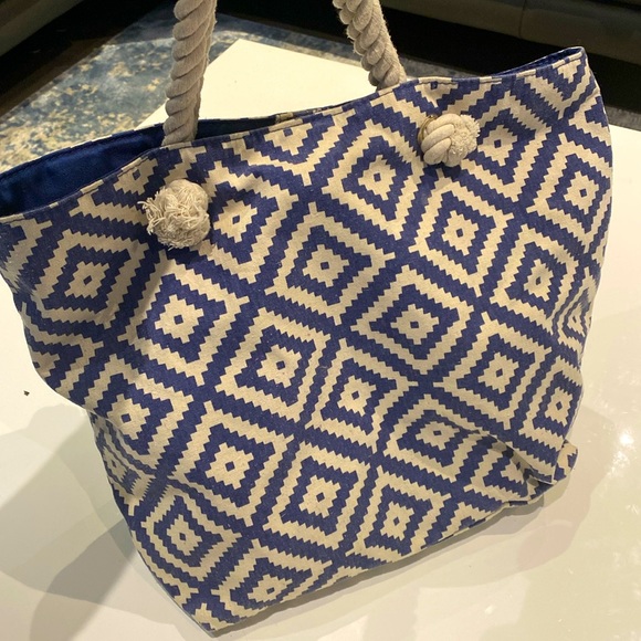 Summer and Rose beach bag. - Picture 1 of 7